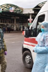 Правозахисні організації закликають скасувати обмеження на пунктах пропуску на Донбасі, які вводять через коронавірус