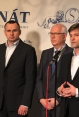 Олег Сенцов у Сенаті Чехії: «Путін – злочинець. Ті, хто цього не розуміє, обманює себе або обманює нас»