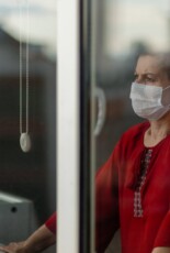 Правозахисники критикують механізм припинення самоізоляції осіб, які приїхали з тимчасово окупованих територій