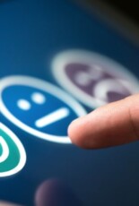 “Що ви думаєте про сучасний фемінізм?”: запрошуємо до участі в опитуванні