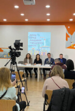 Одеситам презентували дослідження про права людини і відкрили виставку на залізничному вокзалі