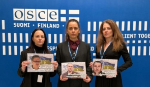 Правозахисниці провели кампанію солідарності з ув’язненими працівниками Моніторингової місії на Раді міністрів ОБСЄ