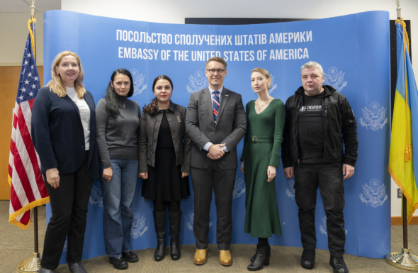 Заступник Рубіо зустрівся із правозахисниками під час візиту до Києва