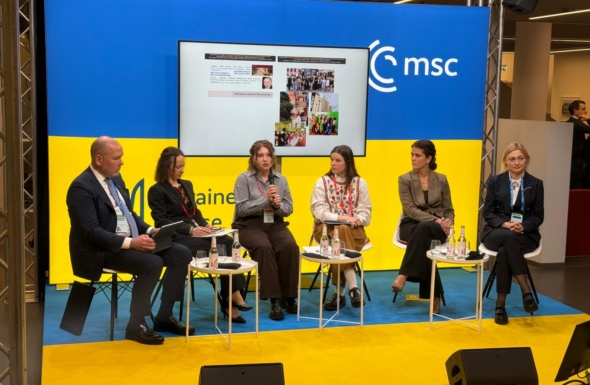 Викрадення і мілітаризація українських дітей — загроза Європі: Онисія Синюк виступила на полях Мюнхенської конференції