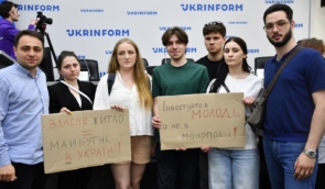 Тисячі людей можуть втратити шанс на власне житло: громадські організації та сотні переселенців закликають уряд зупинити об’єднання Держмолодьжитла та Укрфінжитла