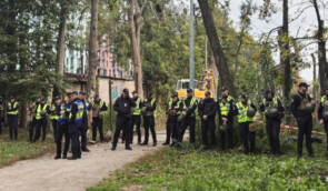 Сила проти мирного протесту: Анастасія Соловйова пояснила законність дій поліції на Теремках Сила проти мирного протесту: Анастасія Соловйова пояснила законність дій поліції на Теремках